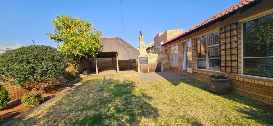 3 Bedroom Property for Sale in Langenhovenpark Free State